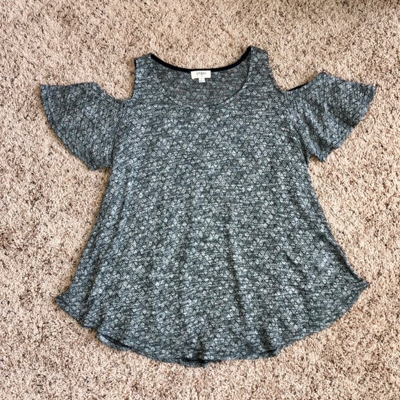 Umgee Cold Shoulder Top - Picture 3 of 7